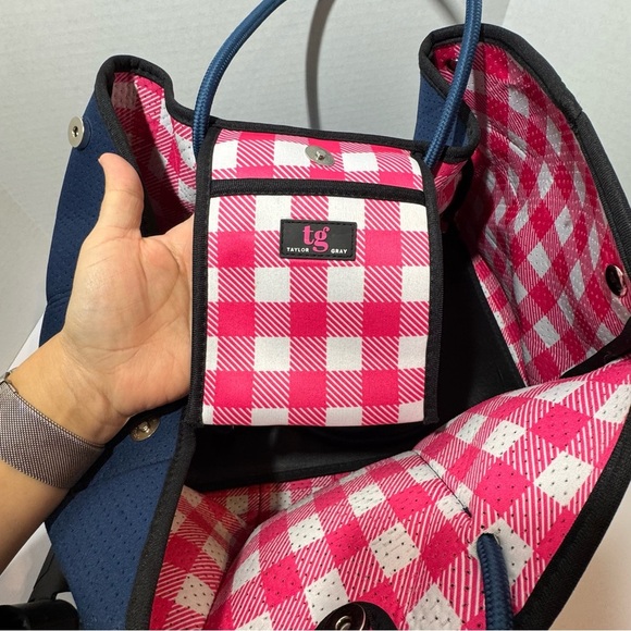 Taylor Gray Melissa Perforated Navy w/Pink Lime Green Stripe Neoprene Tote NEW - Picture 9 of 13